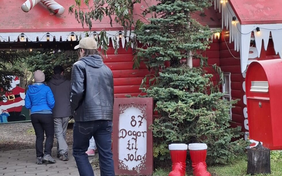 חנות חג מולד אקוריירי איסלנד